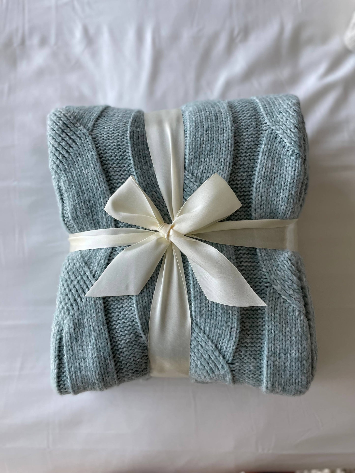 Luxury Cloudknit Throw
